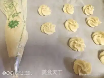 Make Royal Danish Cookie step 5