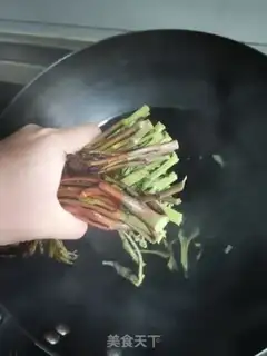 Make Fried eggs step 4