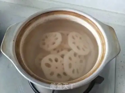 Make Lotus soup step 1