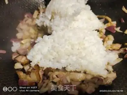 Make Five onion fried rice step 4