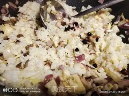 Make Five onion fried rice step 5