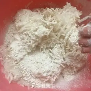 Make Shrimp radish pills step 2