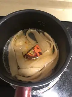 Make Sour spicy ham sausage wide powder step 1