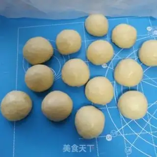 Make ♪ Hands tore up coconuts ♪ step 2