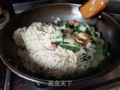 Make Fried noodles step 8