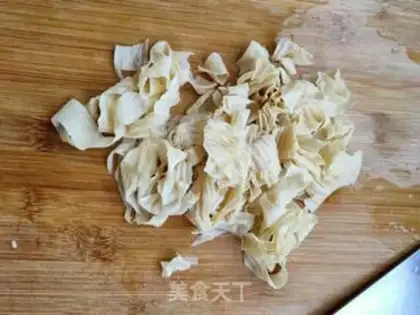 Make Garlic spinach bean peel step 7