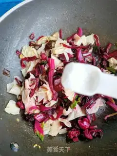 Make Garlic spinach bean peel step 10
