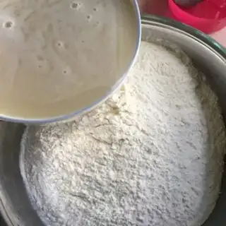 Make Creamed egg buns step 2
