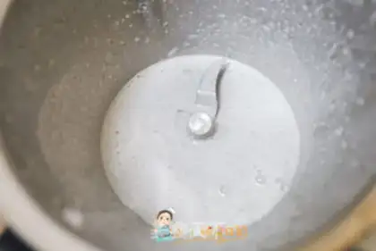 Make Banana sesame milk step 3