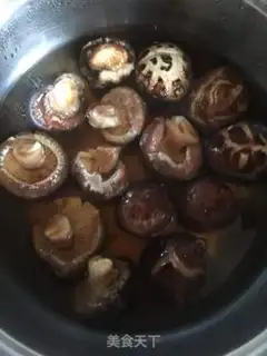 Make Twin mushroom chicken legs step 0