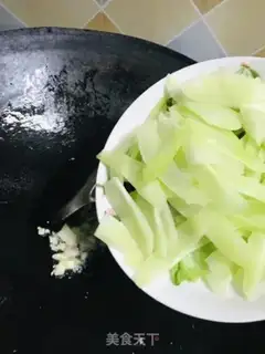 Make Scrambled eggs step 3