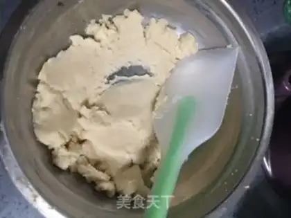 Make Strawberry yogurt cake step 2