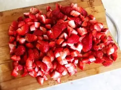 Make Homemade strawberry sauce step 3