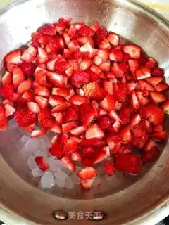 Make Homemade strawberry sauce step 4