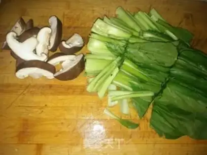 Make Scrambling mushrooms step 1