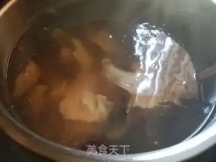Make Monkey head mushroom seafood soup step 9
