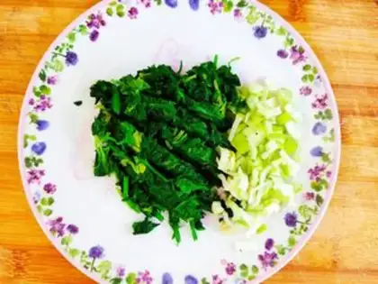 Make Celery leaves and eggs step 3