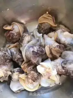 Make Sea conch noodles step 1