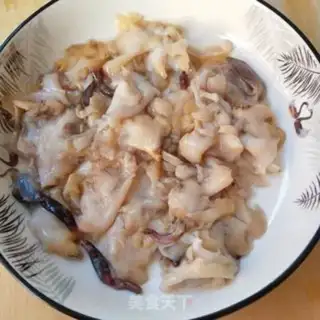 Make Sea conch noodles step 2