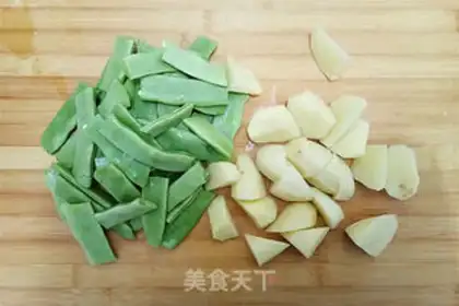 Make Potato chicken rolls step 4