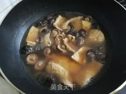 Make Soccer mushrooms, soy sauce step 5
