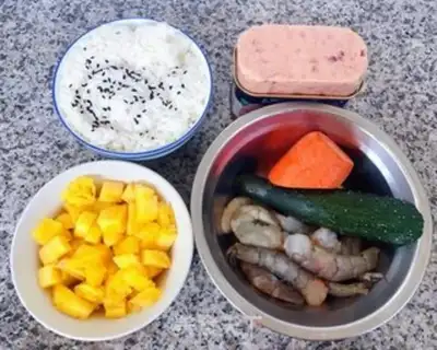 Make Pineapple shrimp fried rice step 0