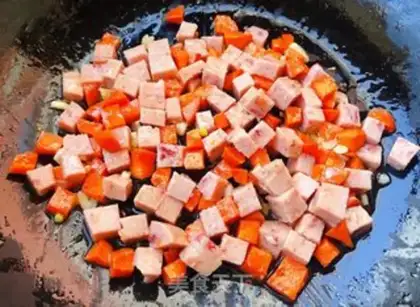 Make Pineapple shrimp fried rice step 3