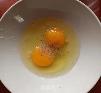 Make Queens of omelet step 1