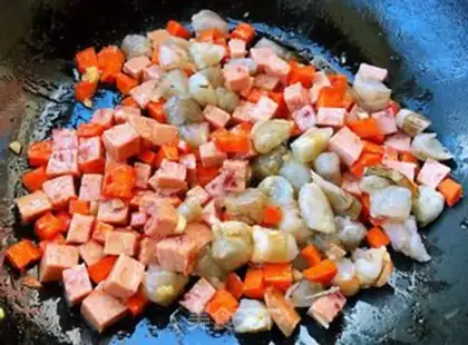 Make Pineapple shrimp fried rice step 4