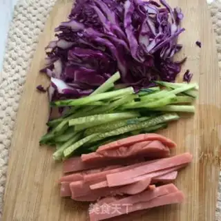 Make A vegetable salad at the mid-twenty step 1