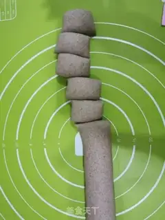 Make Pineapple roller step 4
