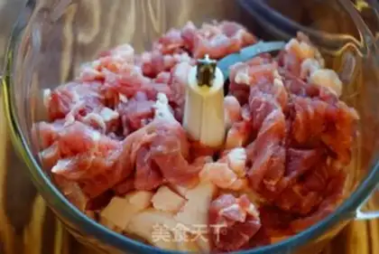 Make Northeast sour sauce step 1