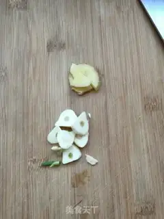 Make A chrysanthemum soup step 2