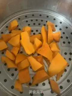 Make Bee buns step 4
