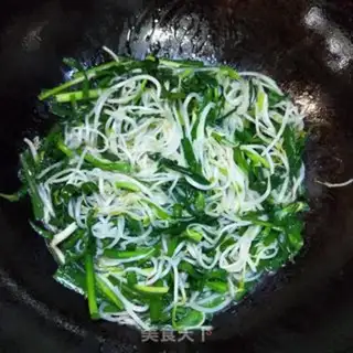 Make Soccer bean sprouts step 3