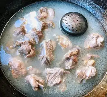 Make Sugar vinegar pineapple ribs step 1