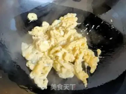 Make Scrambled eggs step 3
