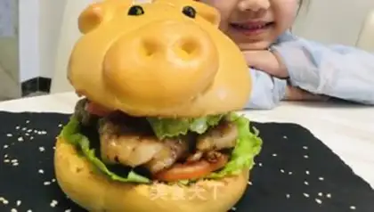 Make Piggy black pepper chicken burger step 3