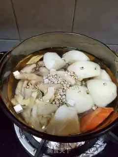 Make The chicken claws and the platinum soup step 5