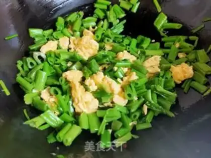 Make Scrambled eggs step 6