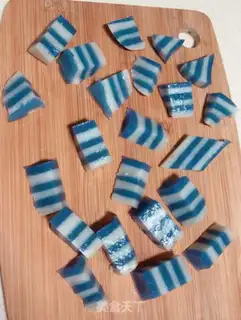 Make Horse hooves step 6