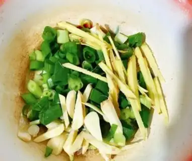 Make Garlic fried eggs step 2