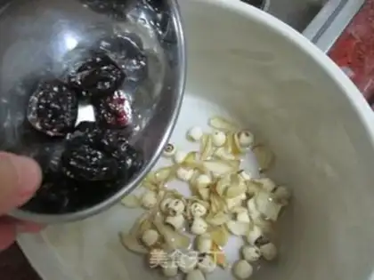 Make Apple Lotus Silver Ears step 4