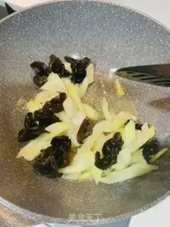 Make The cucumber tape step 5