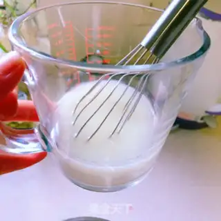 Make Cheese-flowing macaroni cake step 1