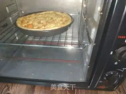 Make Chicken pizza in Orleans step 12