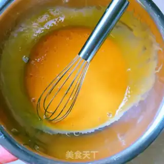 Make Cheese-flowing macaroni cake step 3