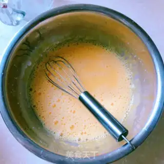 Make Cheese-flowing macaroni cake step 4