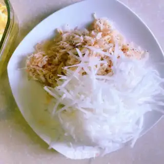 Make radish eggcake step 1