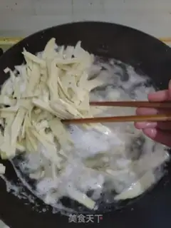 Make ♪ Winter bean dry fried meat ♪ step 2